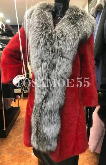 Красная норковая шуба с отделкой из чернобурки