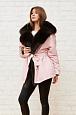 Розовая парка с воротником из меха песца фото №7